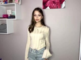 Emma Errett webcam model stream image