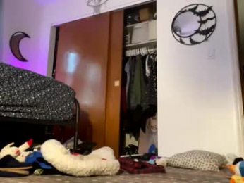 maroon_moon webcam model stream image