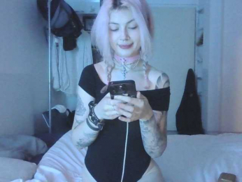 EmilyFlowers webcam model stream image