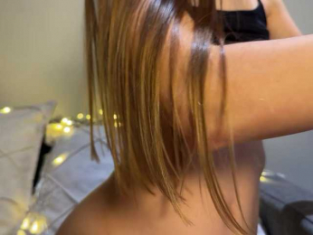 tinyhole webcam bongacams model stream image