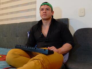 Danny Musclehot webcam flirt4free model stream image