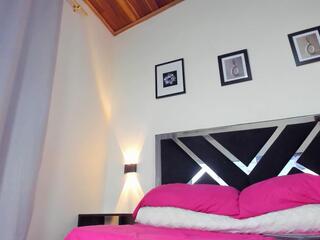 Ariana Velvet webcam model stream image