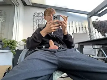 19yoSex webcam model stream image