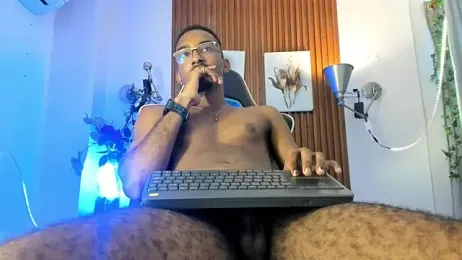 Darwin_mayo webcam model stream image