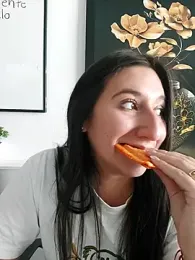 LunaBaby- webcam model stream image
