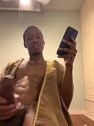MoMoves96 webcam model stream image