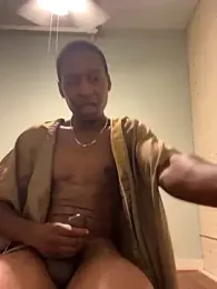 MoMoves96 webcam model stream image
