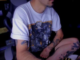 Daamian Cox webcam model stream image