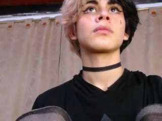 sweetass-18 webcam model stream image