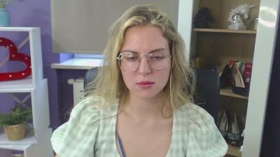 xZoey webcam model stream image