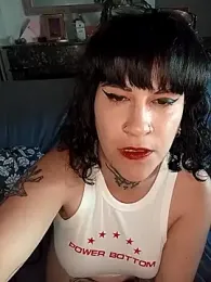 callmelouve_ webcam model stream image