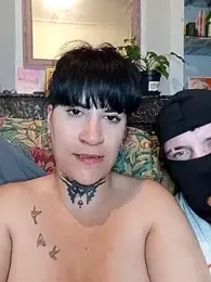 callmelouve_ webcam model stream image