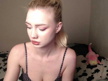 RealLinaaa webcam model stream image