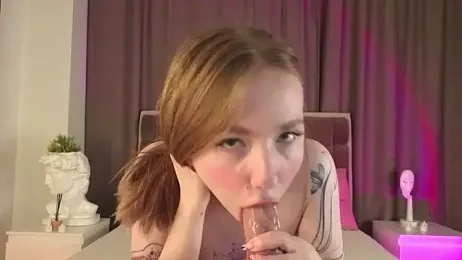 MiaWillis_ webcam model stream image