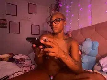 VixenCapri webcam model stream image