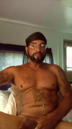 Pearlstic webcam model stream image