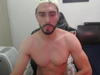 Jusstin I webcam flirt4free model stream image