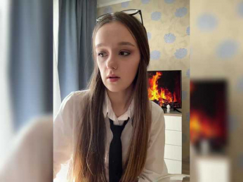 doch_kupitmana webcam bongacams model stream image