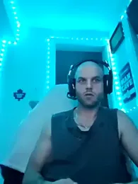 GeneralXMillyX webcam model stream image