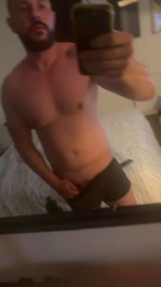 Guitcch35 webcam model stream image