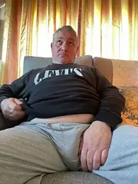 Russirayu webcam stripchat model stream image