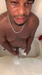 Keybump323 webcam model stream image