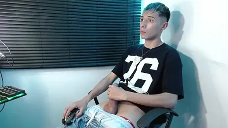Isaac_tan webcam stripchat model stream image