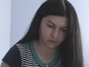 KiraSwee webcam stripchat model stream image