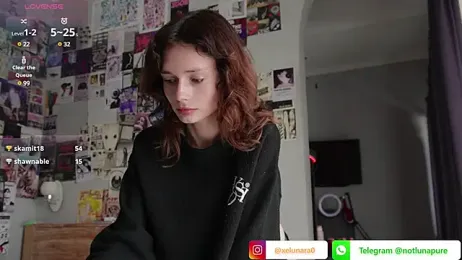 iamluuna webcam model stream image