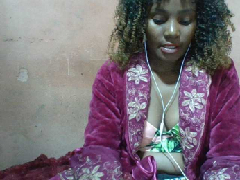 NoeLah webcam bongacams model stream image