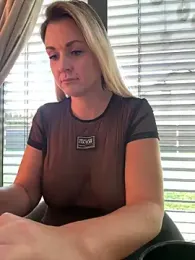 Bella-Tight webcam model stream image