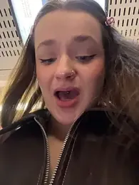 your_babymila webcam model stream image