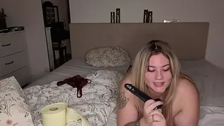 MaeNoir webcam model stream image