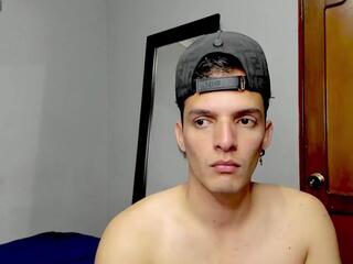 Leo Bonucci webcam model stream image