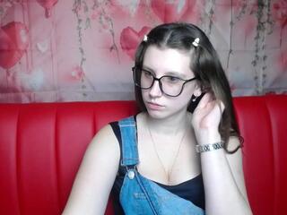 Liliana Shine webcam model stream image