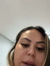 lariic webcam model stream image