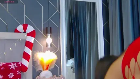 EmyLaveau webcam model stream image