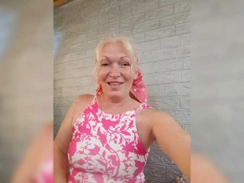 LizSage webcam model stream image
