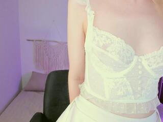 Emily Veski webcam model stream image