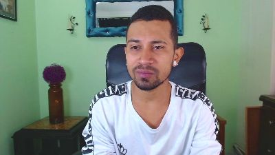 RichardWithe_ webcam model stream image