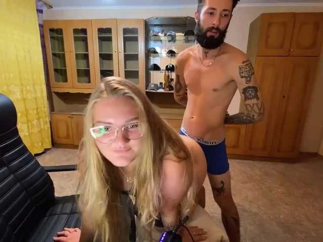 mike7and7anna webcam model stream image