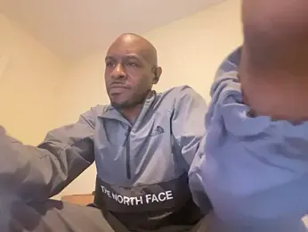 CuzzyB69 webcam model stream image