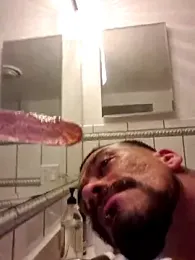 Cnutt310 webcam model stream image