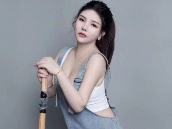 Heloises webcam model stream image