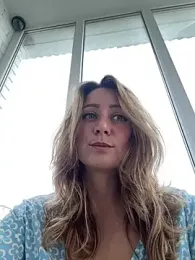Puzdosia webcam model stream image