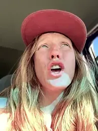 GoldenFlameGoddess webcam model stream image