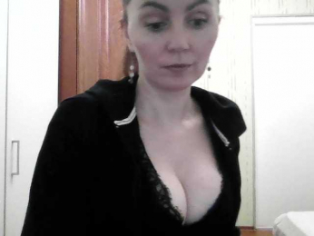 TessBertie webcam model stream image