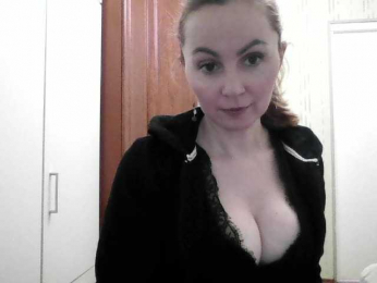 TessBertie webcam model stream image