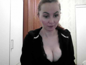 TessBertie webcam model stream image