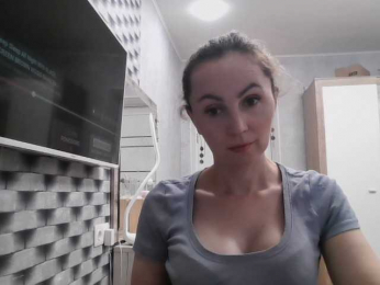 TessBertie webcam bongacams model stream image